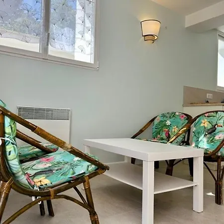 Avec Terrasse, 2 Chambres, Proche - 4 Pers - Fr-1-494-198 *