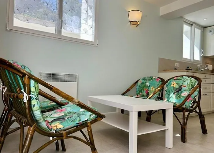 Avec Terrasse, 2 Chambres, Proche - 4 Pers - Fr-1-494-198 *