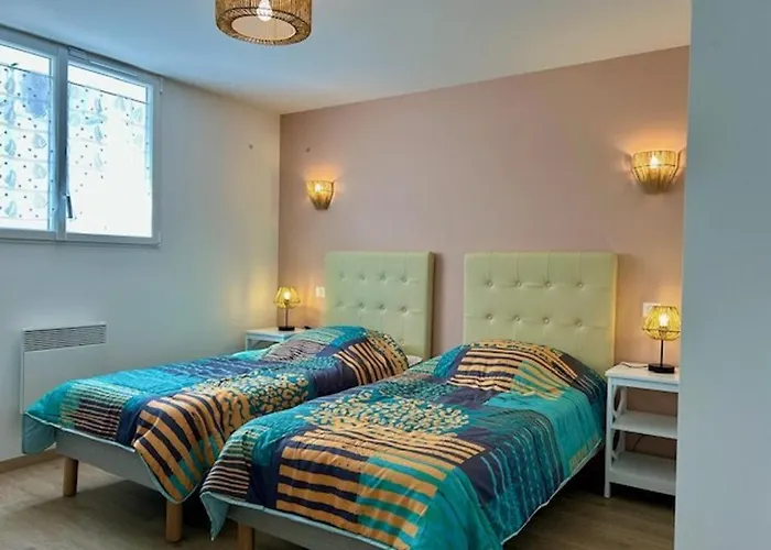 Appartement Avec Terrasse, 2 Chambres, Proche - 4 Pers - Fr-1-494-198 *