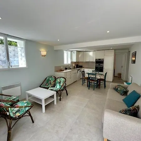 Avec Terrasse, 2 Chambres, Proche - 4 Pers - Fr-1-494-198 Lägenhet *